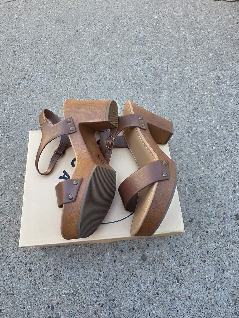 SODA Brown Slingback Block Heel Sandals Women Size 9